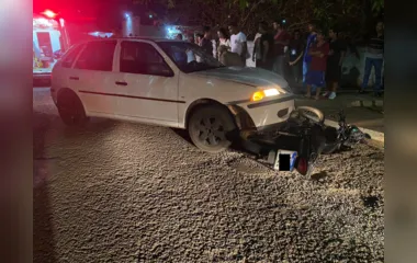 Grave acidente entre moto e carro deixa casal ferido em Apucarana